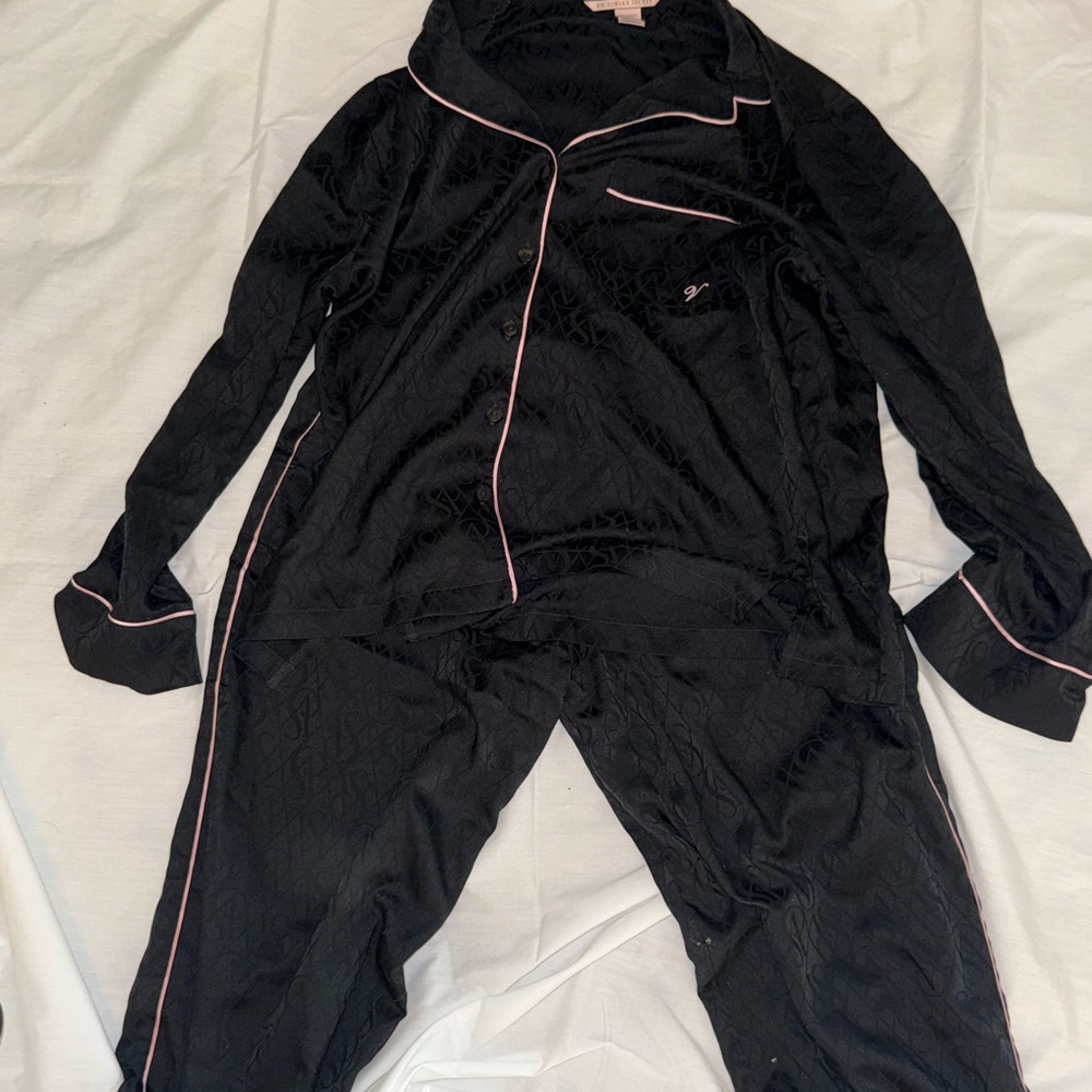 Victoria's Secret Black Pajama Set Short Length